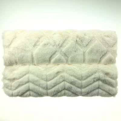 Printed Cut Rabbit Fur Plush 1000 Meters 15-25 Days Delivery 58/60" Width from CANFUR CN
