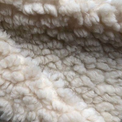 100% Polyester Plush Fabric Knitted 320gsm 58/60" Width Quick-dry for Sherpa Fabric