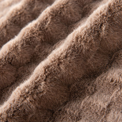 Front Material 100% Polyester Faux Fur Plush Fabric for Garment and Throw Blanket