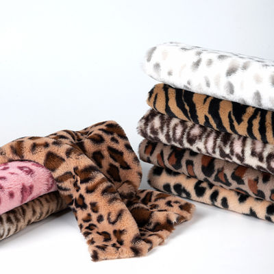 Weft Suede 100% Polyester Comfortable Plush Fur Fabric for Garment Custom Pattern