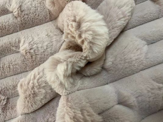 Soft and Durable Short Pile Faux Fur Fabric for Home Textile Knitted Backing Technics