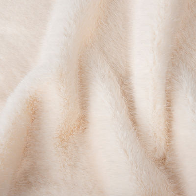 Medium Weight 100% Polyester Faux Rabbit Fur Fabric with Soft and Luxurious Style