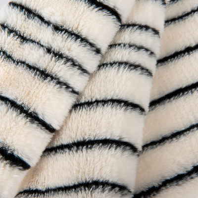 Supersoft Faux Rabbit Mink Fur Short Hair Windproof Rabbit Fur Fabric with Soft Hand Feeling