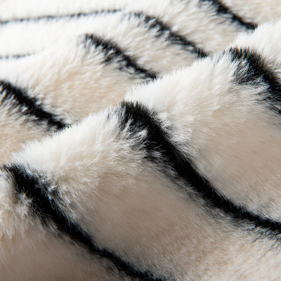 Supersoft Faux Rabbit Mink Fur Short Hair Windproof Rabbit Fur Fabric with Soft Hand Feeling